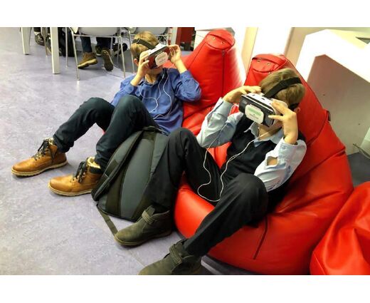 VR-приложения «Профессии этой реальности» и «Калейдоскоп Профессий» для шлема виртуальной реальности