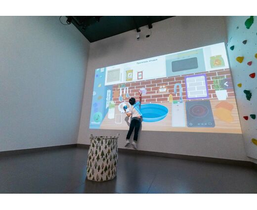 Интерактивная стена АктивиУМ Стандарт с проектором v1 для темных помещений