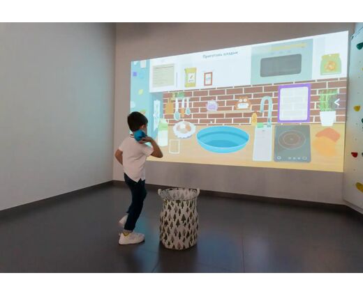 Интерактивная стена АктивиУМ Стандарт с проектором v1 для темных помещений