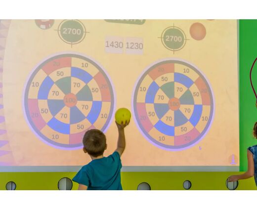 Интерактивный физкультурный комплекс с проектором для тёмного помещения